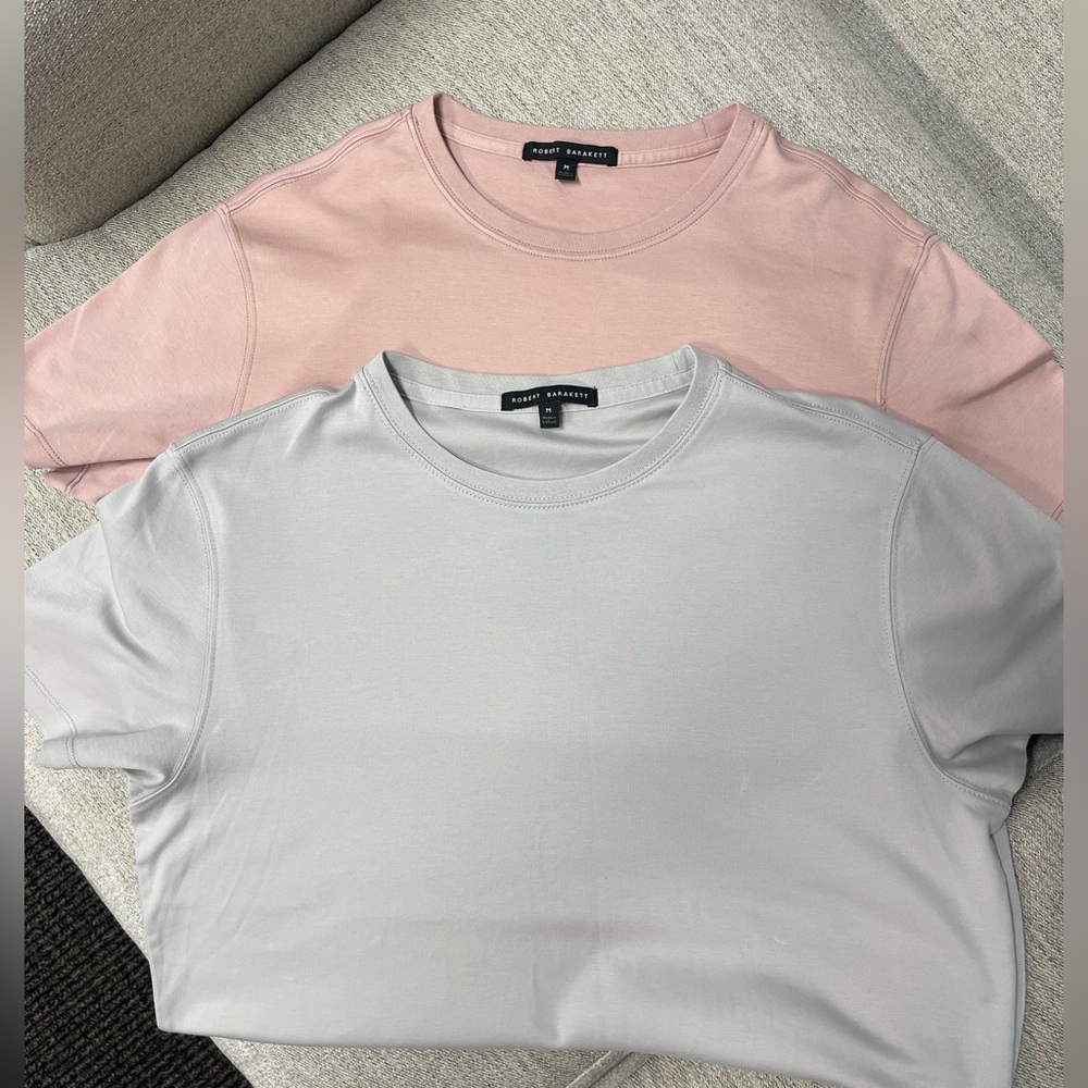 Men’s Robert Barakett T’s Size M